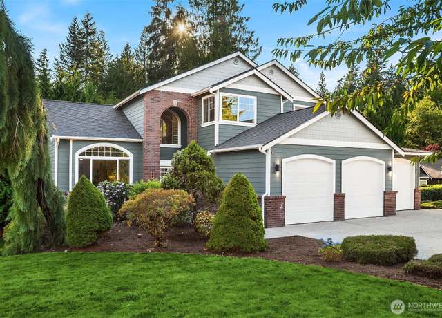 Property at 4132 113th Ave SE, Snohomish, WA 98290, 4 beds, 4 baths