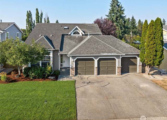 Property at 1964 SW 352nd St, Federal Way, WA 98023, 4 beds, 2.5 baths