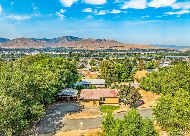 Property at 2152 Sunset Hwy, East Wenatchee, WA 98802, 3 beds, 2 baths