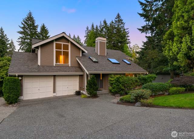 Property at 11404 NE 103rd St, Kirkland, WA 98033, 4 beds, 2.5 baths