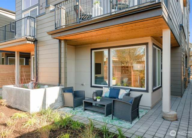 Property at 9211 C Densmore Ave N, Seattle, WA 98103, 2 beds, 1 bath