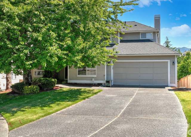 Property at 1734 Ilwaco Ave NE, Renton, WA 98059, 4 beds, 2.5 baths