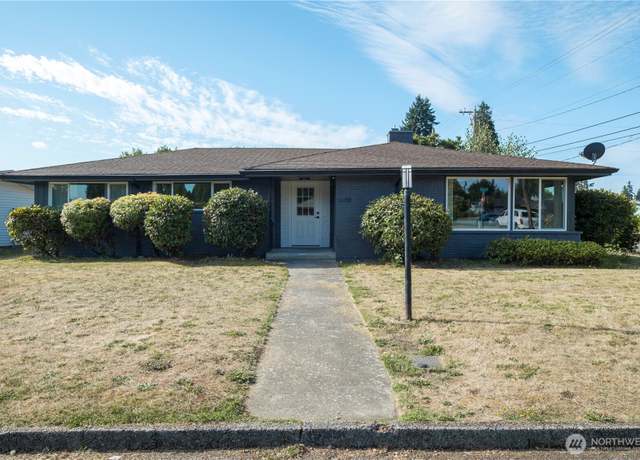 Property at 1608 2nd St NE, Auburn, WA 98001, 4 beds, 3 baths