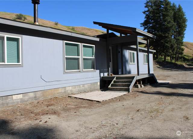 Property at 110 Bartroff Rd, Oroville, WA 98844, 4 beds, 2 baths