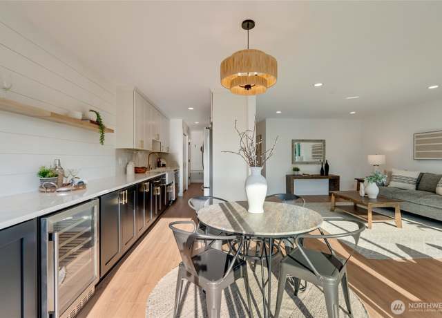 Property at 321 Bellevue Way SE #401, Bellevue, WA 98004, 3 beds, 2 baths