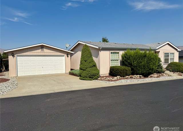 Property at 1628 Pleasant Ave, Wenatchee, WA 98801, 2 beds, 2 baths