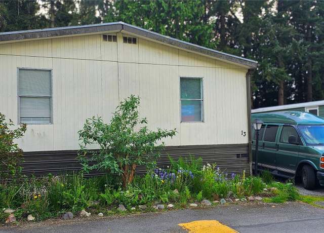 Property at 7701 Hardeson Rd #13, Everett, WA 98203, 3 beds, 2 baths