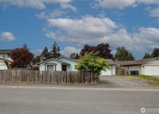 Property at 2828 S 285th Pl, Federal Way, WA 98003, 3 beds, 2 baths