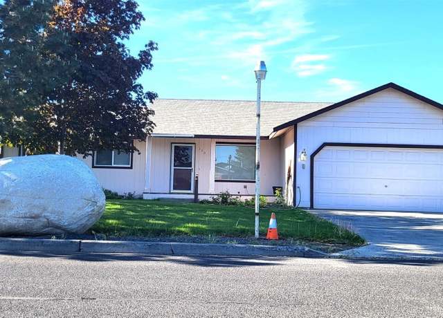 Property at 390 4th Ave SE, Ephrata, WA 98823, 3 beds, 2 baths