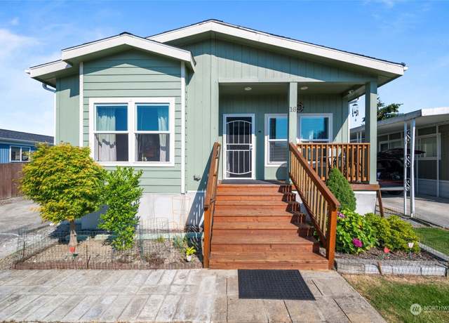 Property at 1120 S 25th St #16, Mount Vernon, WA 98274, 3 beds, 2 baths