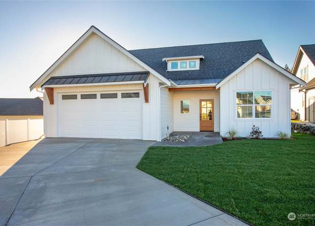 Property at 2015 Monteview Ct, Lynden, WA 98264, 5 beds, 2.5 baths