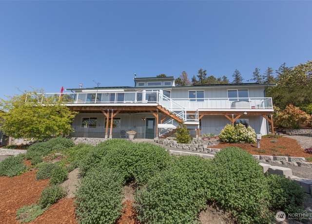 Property at 32 Quilcene Pl, Port Townsend, WA 98368, 2 beds, 3 baths