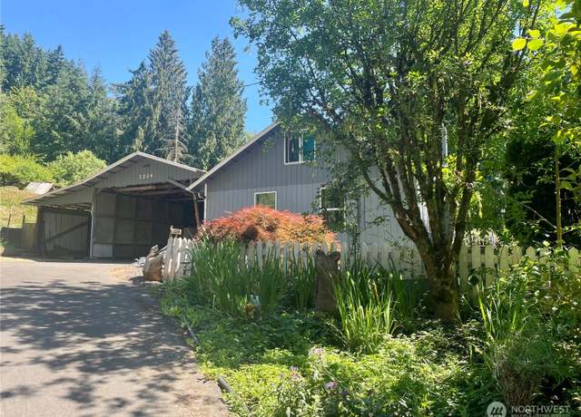Property at 1224 Coal Creek Rd, Longview, WA 98632, 3 beds, 1.5 baths