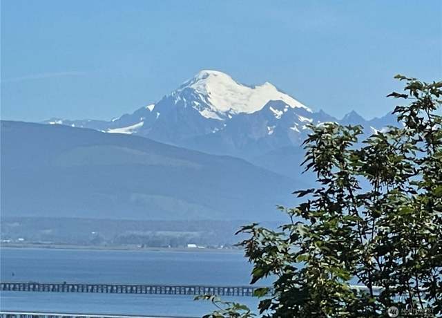 Property at 3917 Mallard Point Dr, Anacortes, WA 98221, 4 beds, 2.5 baths
