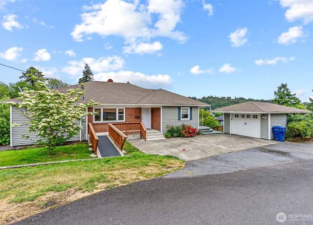 Property at 304 Holly St, Kelso, WA 98626, 7 beds, 2 baths