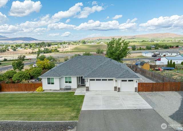 Property at 20702 E Berry Dr, Benton City, WA 99320, 3 beds, 2 baths