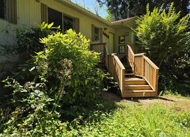 Property at 1933 Orcas Way, Point Roberts, WA 98281, 4 beds, 1 bath