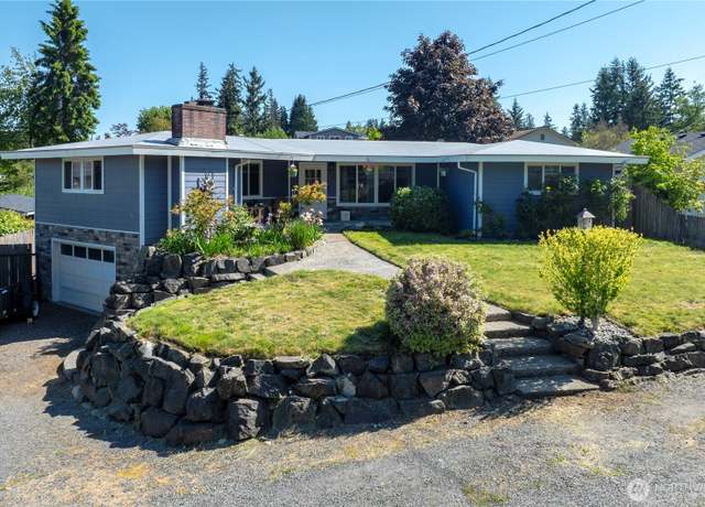 Property at 204 76th St SE, Everett, WA 98203, 3 beds, 2.5 baths