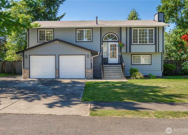 Property at 12012 140th Street Ct E, Puyallup, WA 98374, 3 beds, 2.5 baths