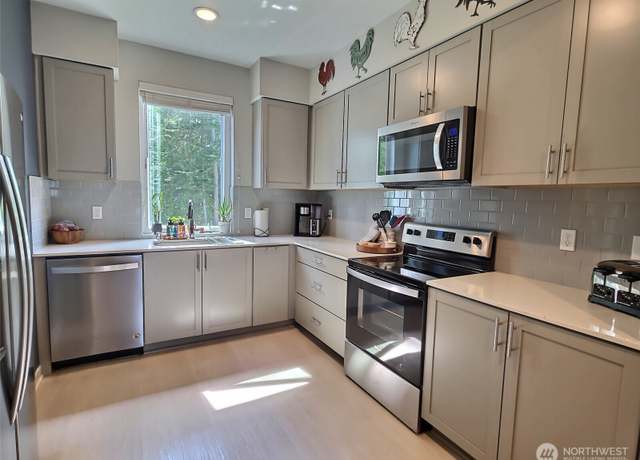 Property at 2007 101st Ave SE #3, Lake Stevens, WA 98258, 2 beds, 2.5 baths