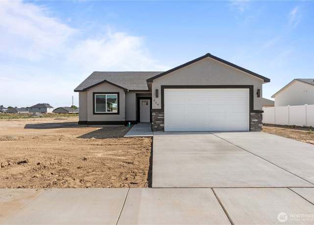 Property at 718 P St NE, Quincy, WA 98848, 3 beds, 2 baths