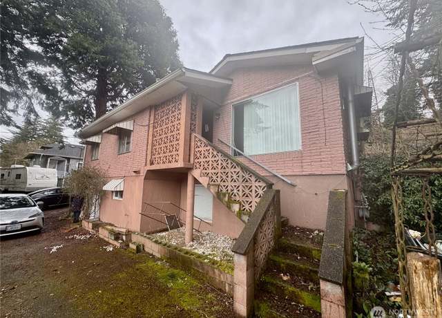 Property at 1931 S Durango St, Tacoma, WA 98405, 8 beds, 3 baths