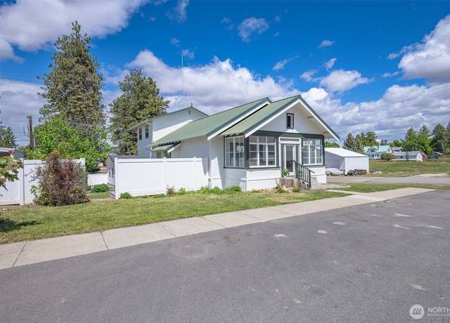 Property at 417 E Walnut, Waterville, WA 98858, 4 beds, 3 baths