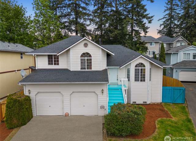 Property at 11425 SE 185th Pl, Renton, WA 98055, 3 beds, 2.5 baths