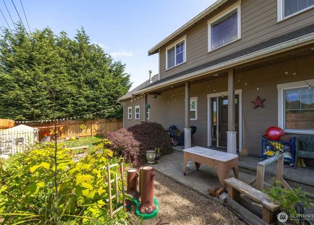 Property at 5695 Meadow View Dr, Ferndale, WA 98248, 5 beds, 2.5 baths