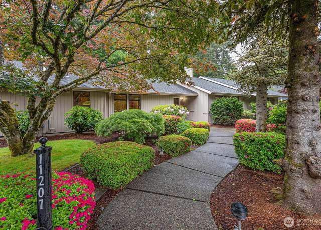 Property at 11207 Lake Steilacoom Dr SW, Lakewood, WA 98498, 3 beds, 4 baths