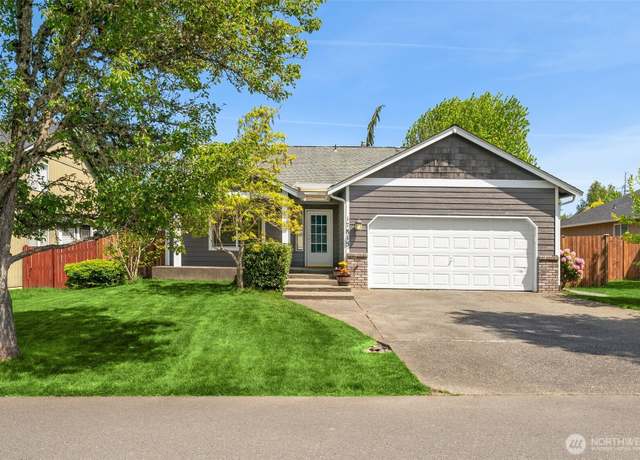 Property at 17815 68th Ave E, Puyallup, WA 98375, 3 beds, 2 baths