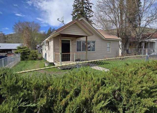 Property at 105 N Douglas St N, Omak, WA 98841, 2 beds, 1 bath
