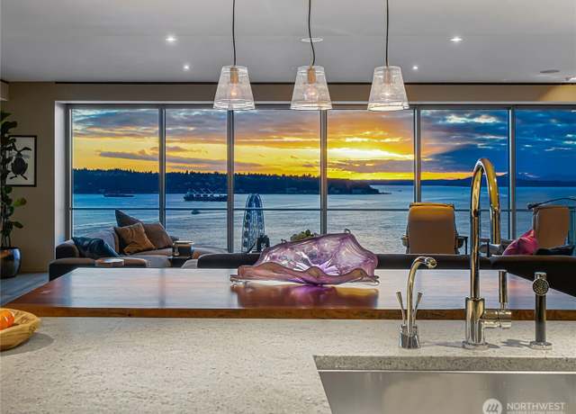 Property at 99 Union St #1102, Seattle, WA 98101, 3 beds, 2.5 baths