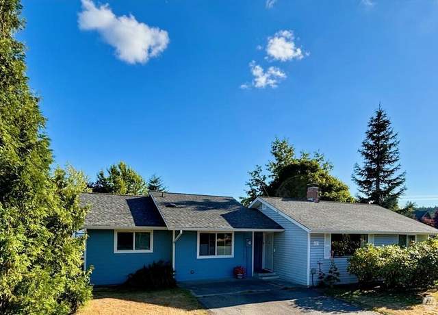 Property at 627 Second St, Langley, WA 98260, 3 beds, 2 baths