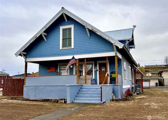 Property at 604 E 1st Ave, Odessa, WA 99159, 4 beds, 2 baths