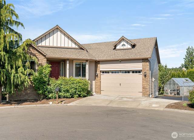 Property at 3110 NE 43rd St, Vancouver, WA 98663, 4 beds, 2.5 baths