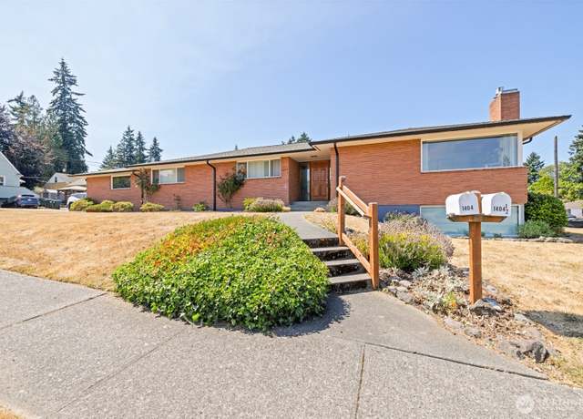 Property at 1404 S Cherry St, Port Angeles, WA 98362, 6 beds, 4 baths