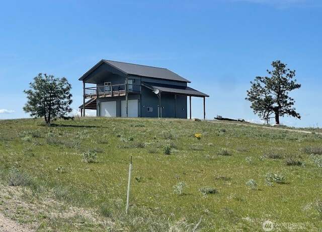 Property at 44 Lookout Ln, Brewster, WA 98812, 1 bed, 1.5 baths