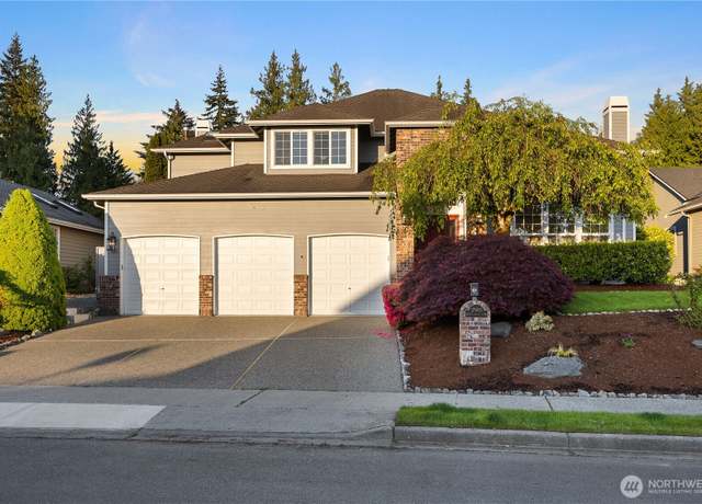 Property at 17905 W Country Club Dr, Arlington, WA 98223, 4 beds, 2.5 baths