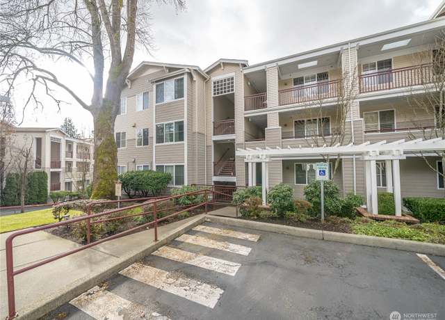 Property at 1709 134th St SE #3, Bellevue, WA 98005, 2 beds, 2 baths
