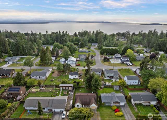 Property at 1954 Donna Dr, Coupeville, WA 98239, 3 beds, 2 baths