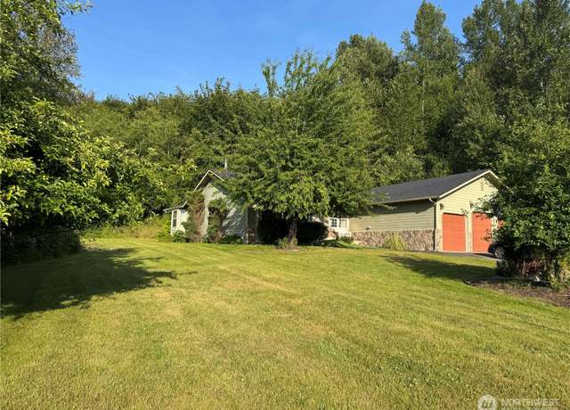 Property at 3220 N Pacific Ave, Kelso, WA 98626, 3 beds, 2 baths