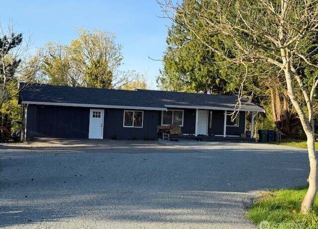Property at 7662 S 134th St, Seattle, WA 98178, 5 beds, 2 baths