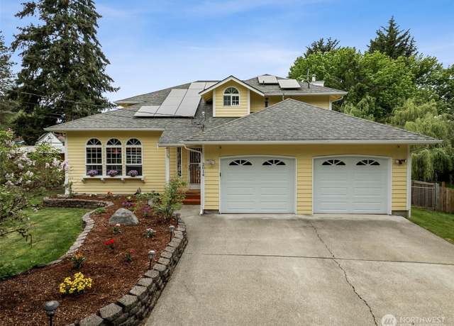 Property at 2014 9th St SE, Puyallup, WA 98372, 3 beds, 2.5 baths