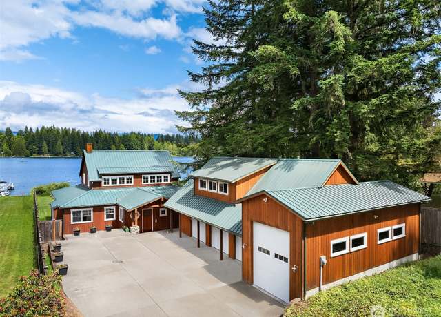 Property at 10904 W Lake Joy Dr NE, Carnation, WA 98014, 3 beds, 2.5 baths
