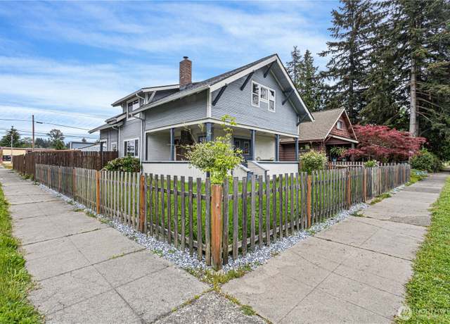 Property at 832 N Pearl St, Centralia, WA 98531, 4 beds, 2 baths