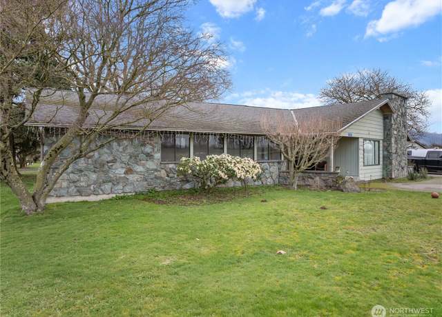 Property at 21563 21567 Cook Rd, Sedro Woolley, WA 98284, 5 beds, 3 baths