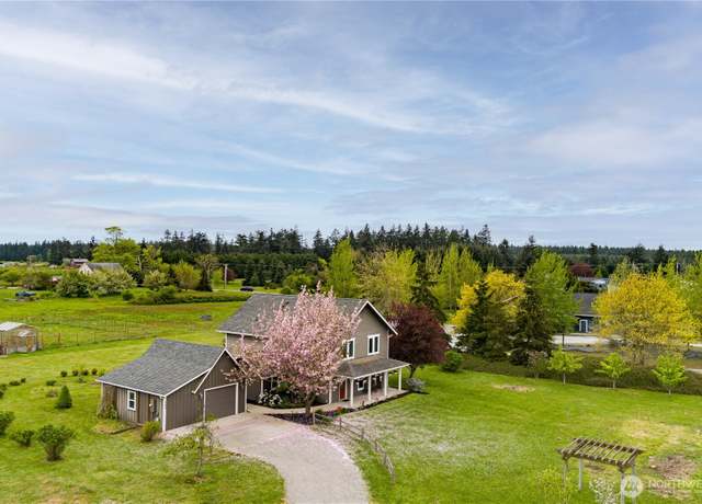 Property at 325 W Morris Rd, Coupeville, WA 98239, 3 beds, 2.5 baths