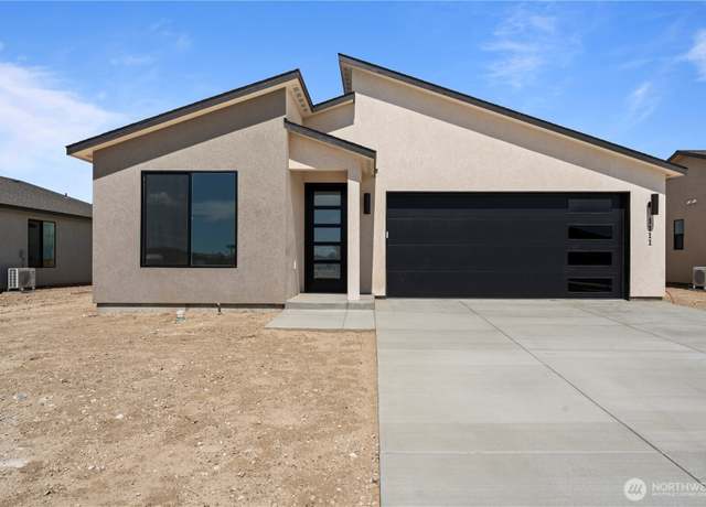 Property at 1111 E Mt Hood St, Othello, WA 99344, 3 beds, 2 baths