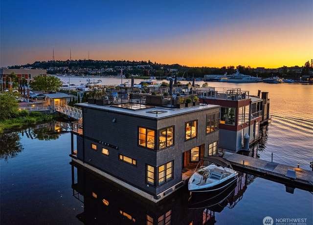 Property at 2821 Fairview Ave E #5, Seattle, WA 98102, 3 beds, 2.5 baths